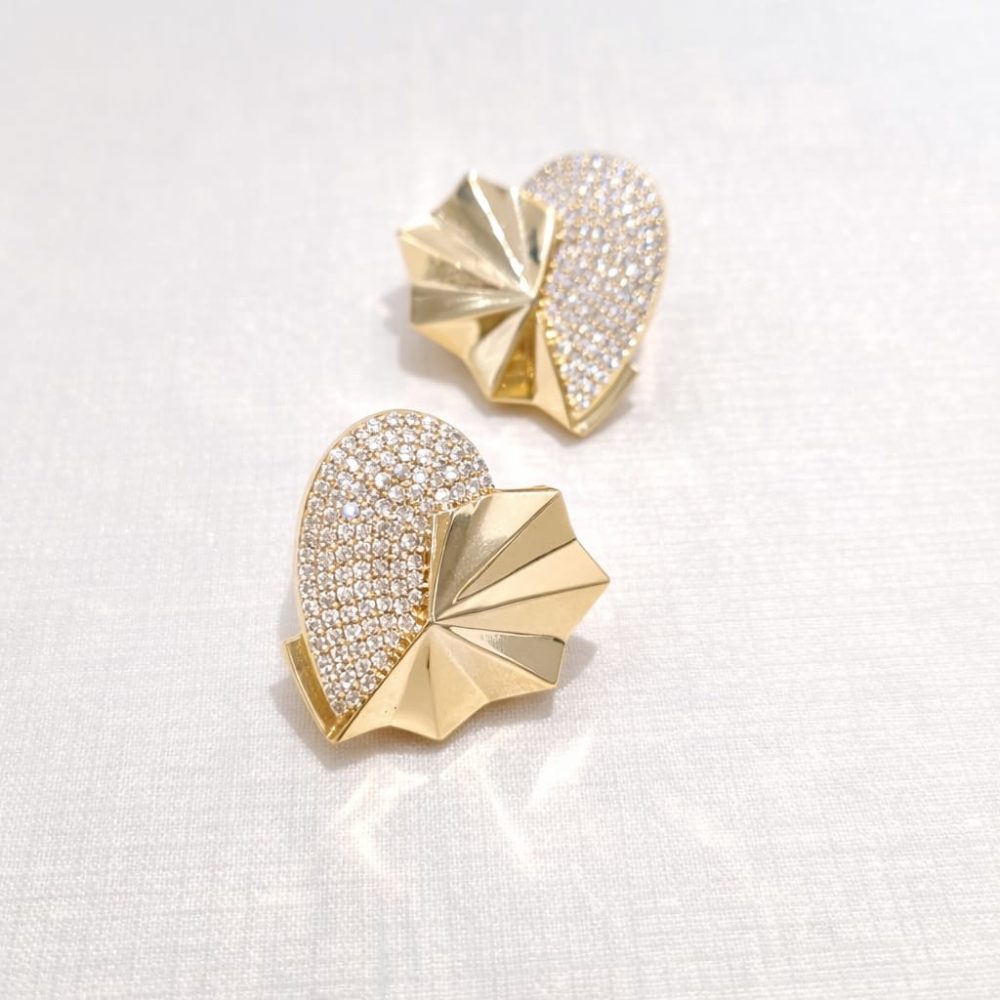 Brinco Coração Detalhado Microzircônias