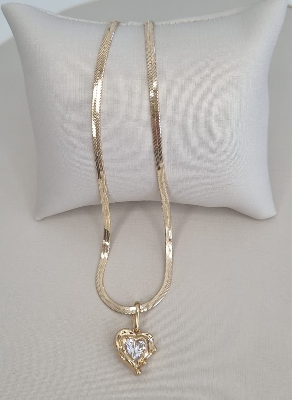 Choker fita com Pingente Coração