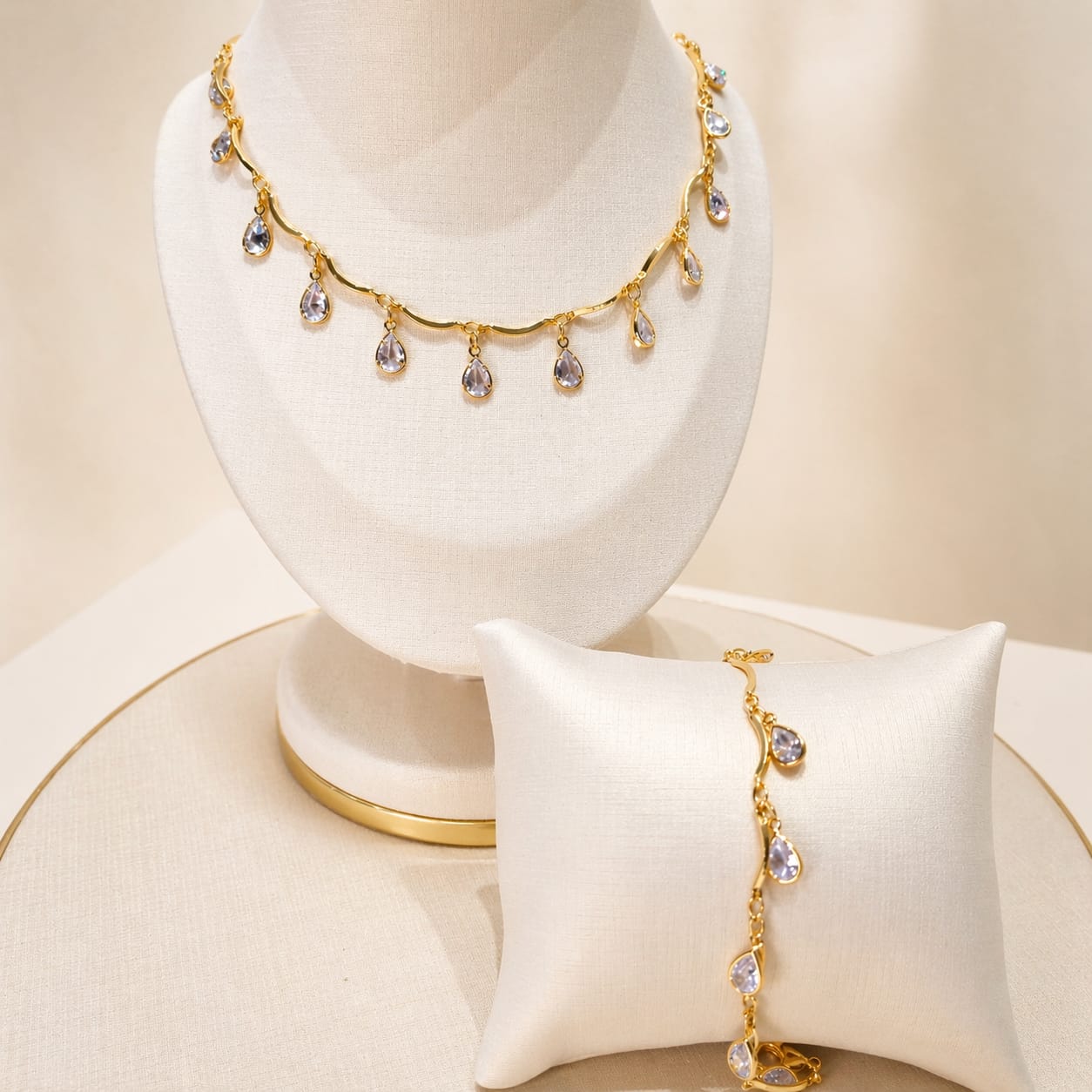 Conjunto Choker e Pulseira Gotas de Cristais