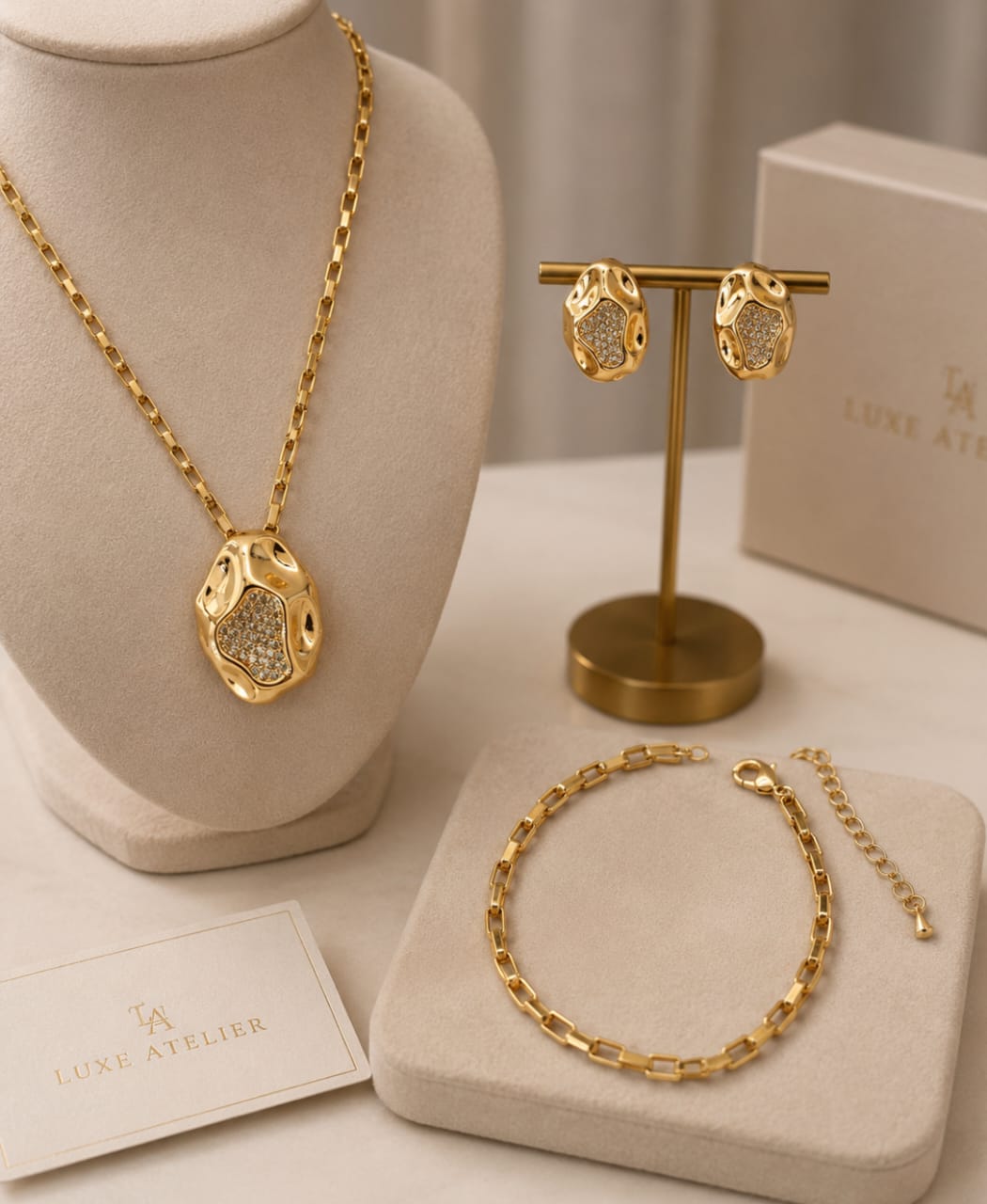 Conjunto Dourado com Zircônias