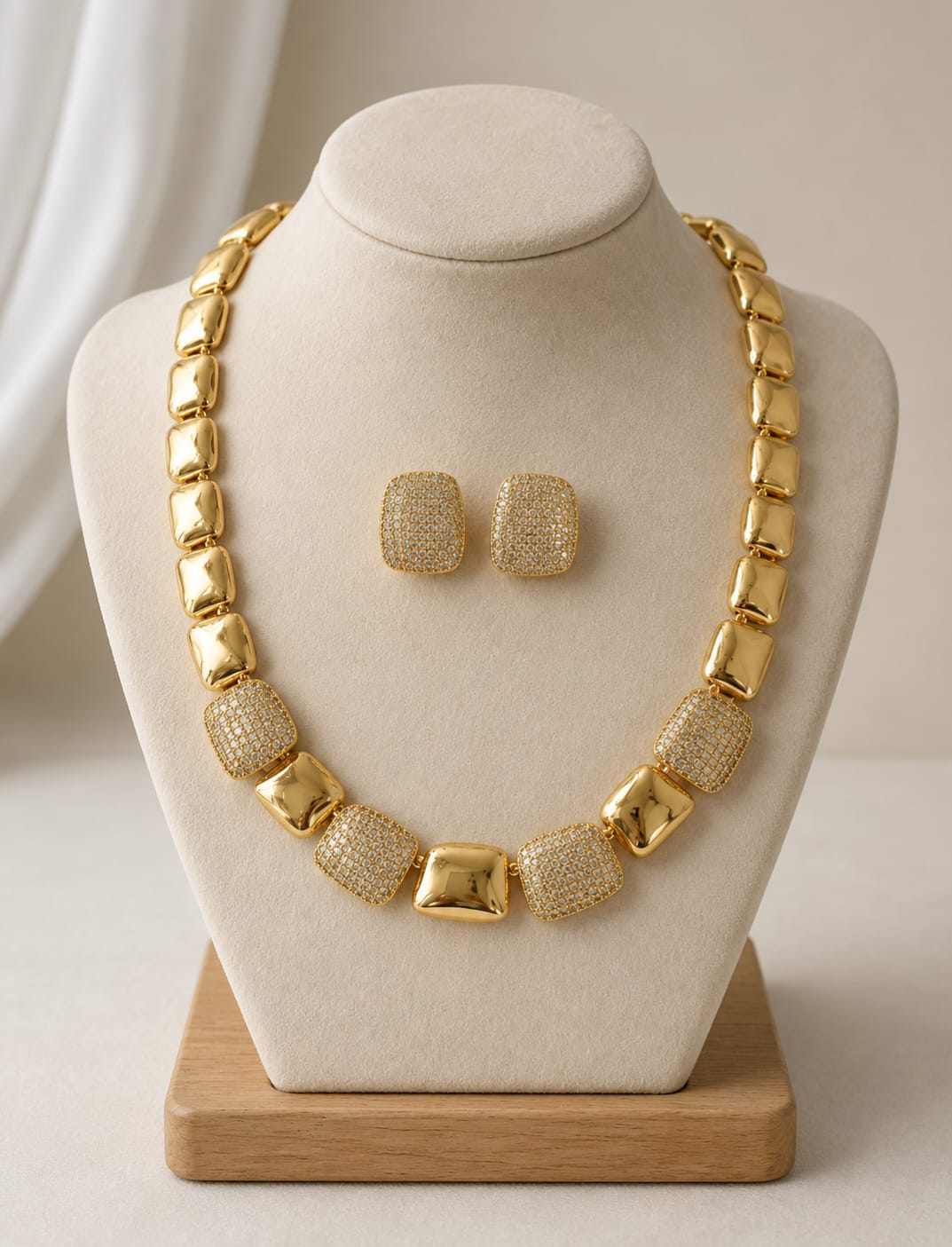 Conjunto Choker e Brinco Cravejado