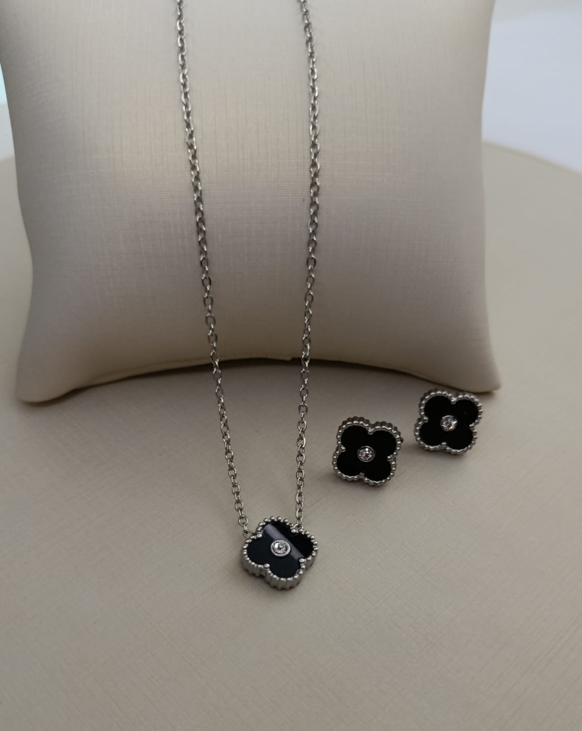 Conjunto Trevo Luz Preto